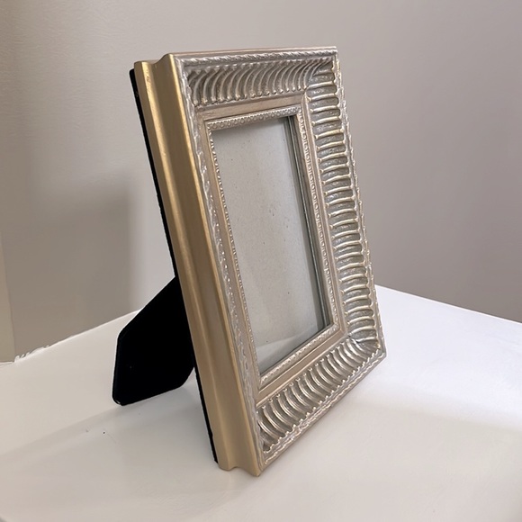 Gold Tone Picture Frame - 4x6 Photo Frame Decorative Frame - Picture 6 of 7